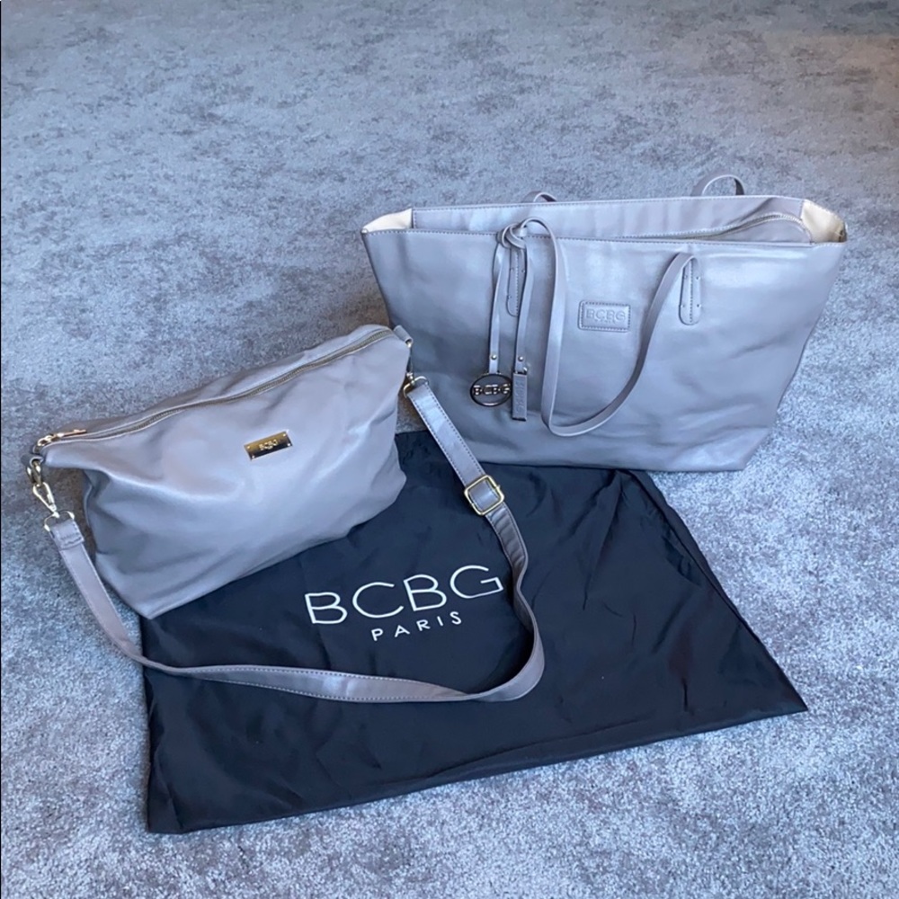 BCBG PARIS Purse set of two. Taupe/Beige.